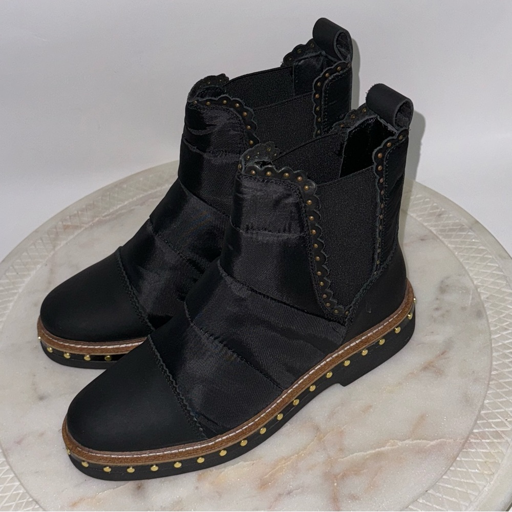 Free People Atlas Puffer Chelsea Black Boots NEW Women’s Size US 6 EU 36